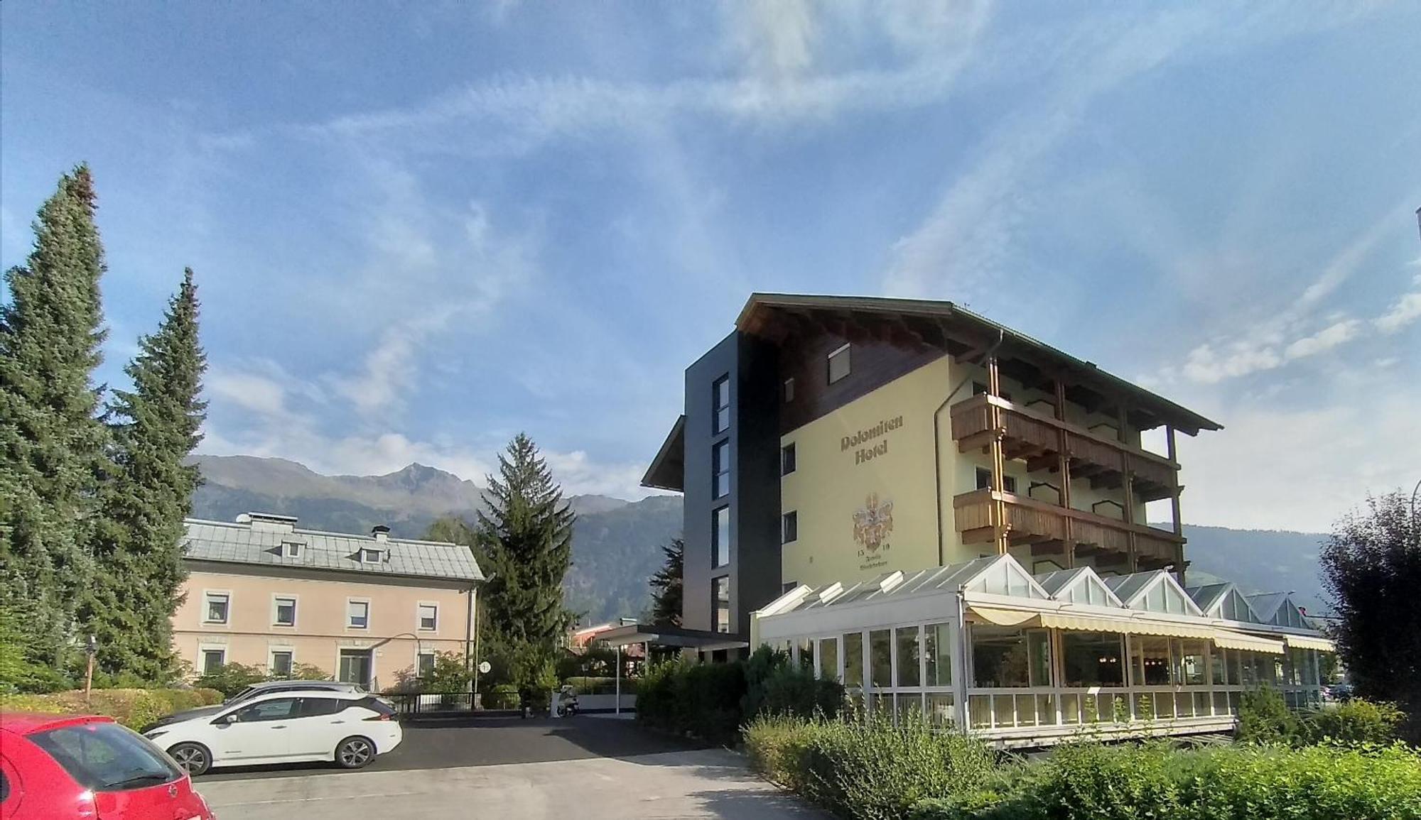 Dolomitenhotel Лиенц Екстериор снимка