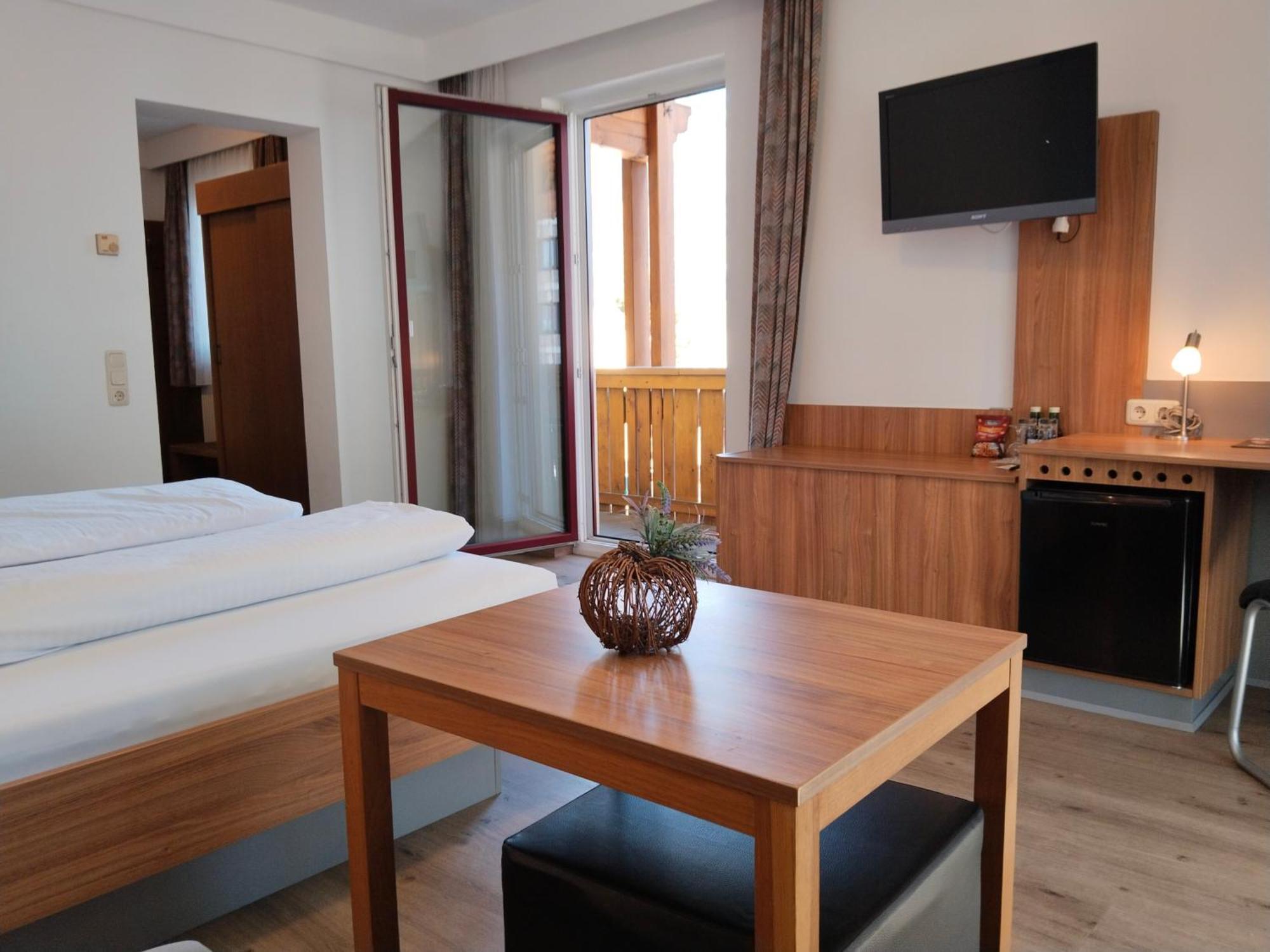 Dolomitenhotel Лиенц Екстериор снимка