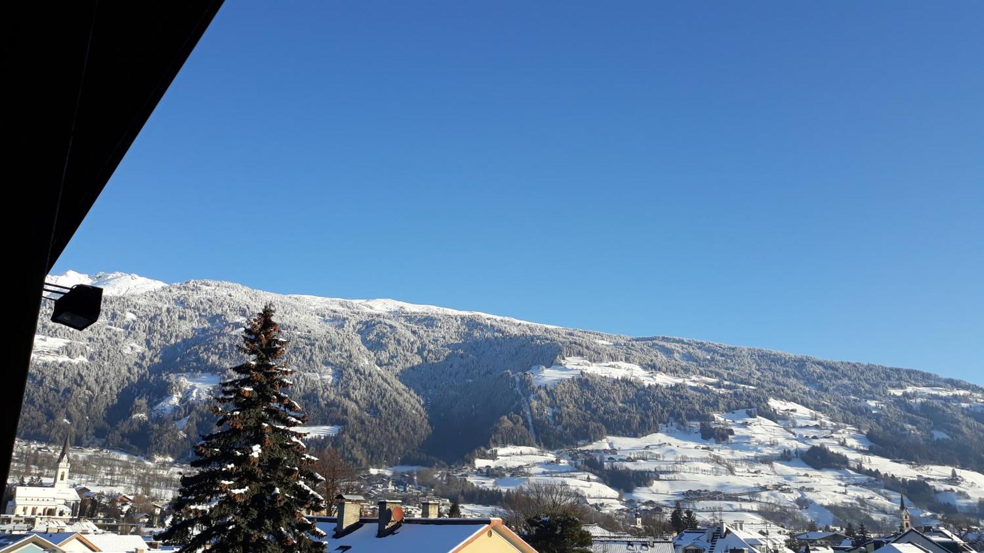 Dolomitenhotel Лиенц Екстериор снимка
