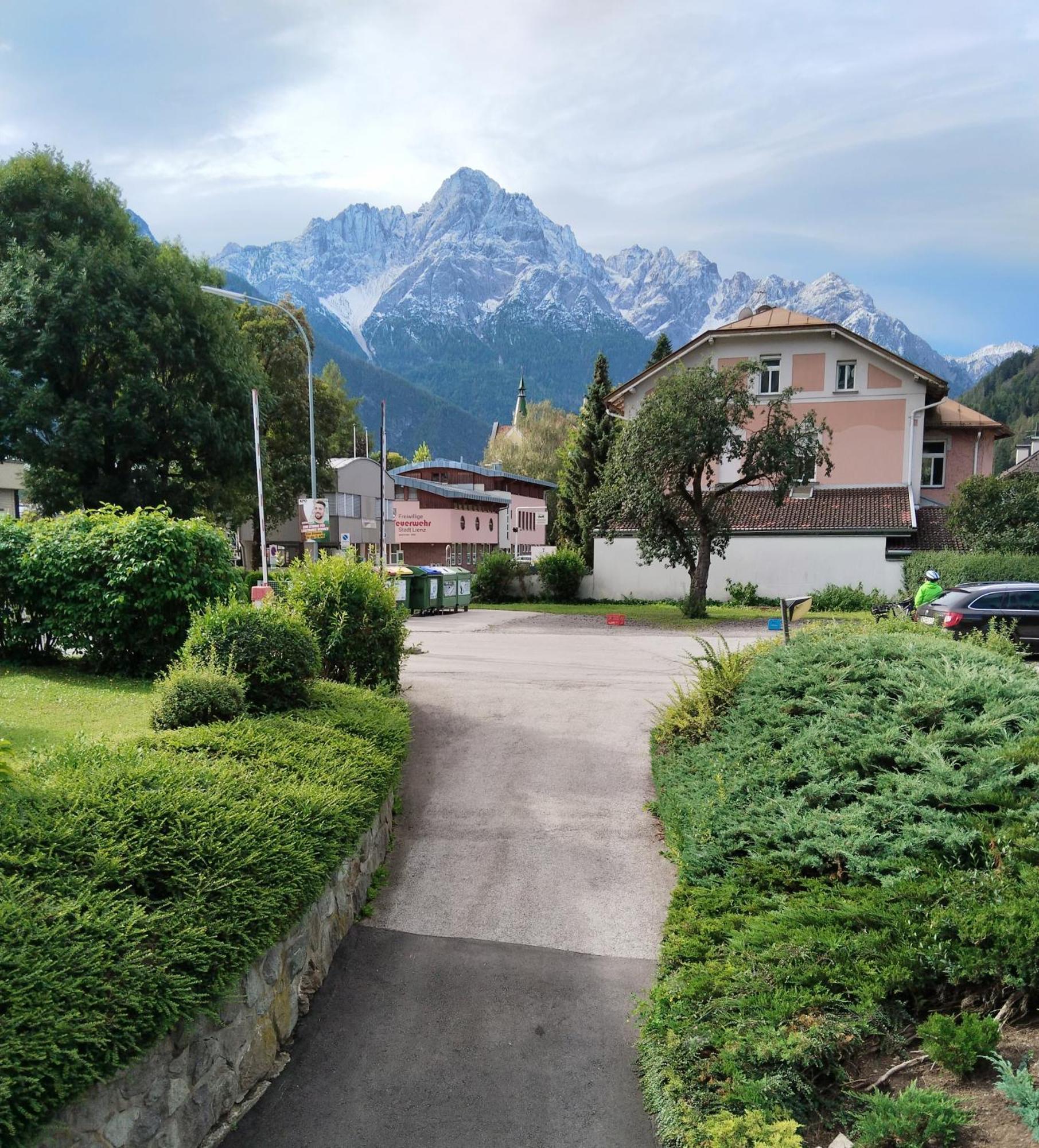 Dolomitenhotel Лиенц Екстериор снимка