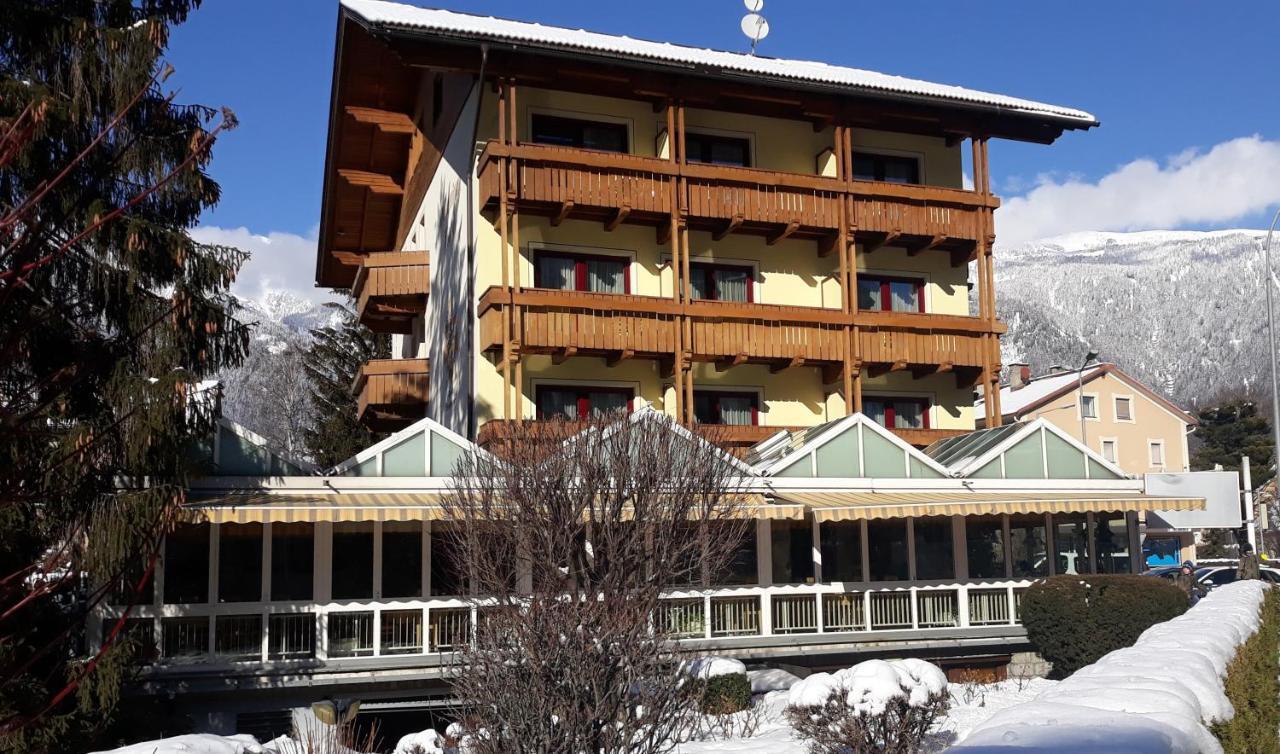 Dolomitenhotel Лиенц Екстериор снимка